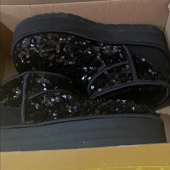 UGG Ultra Mini Chunky Platform Sequin Boots - Black Sz 8 - Picture 5 of 13